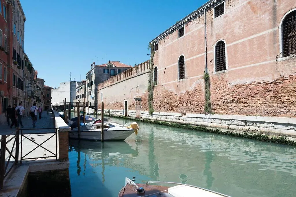 Feel@Home Venice Biennale Italien