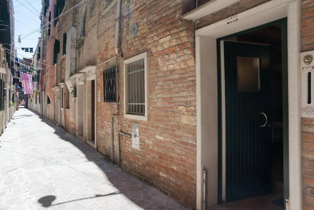 Feel@Home Venice Biennale 0*,